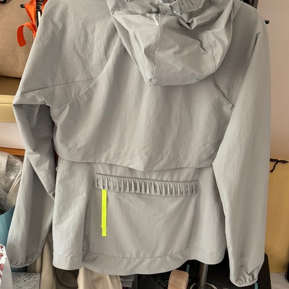 Lululemon The Best Vest 3-in-1 Running Light Vest - Silver Fox Size 8 EUC - Picture 11 of 14